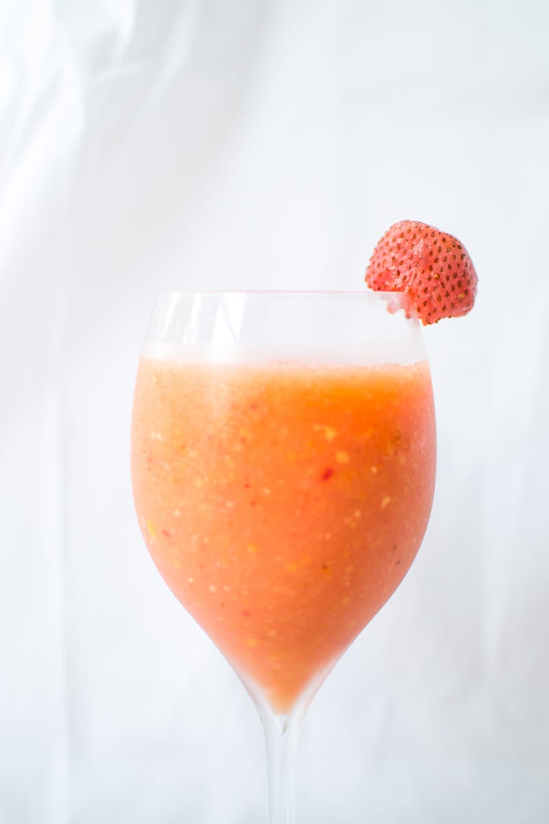 strawberry peach frosé | Appetites Anonymous